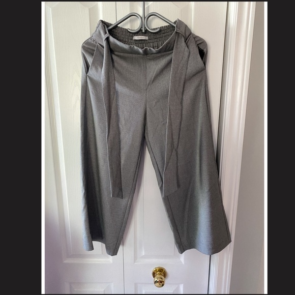 Women's Formal Capri Pants - Picture 4 of 4